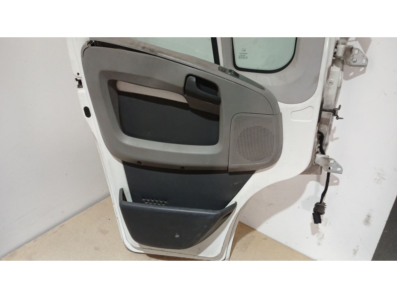 Recambio de puerta delantera izquierda para citroën jumper ii autobús 2.2 hdi 120 referencia OEM IAM   