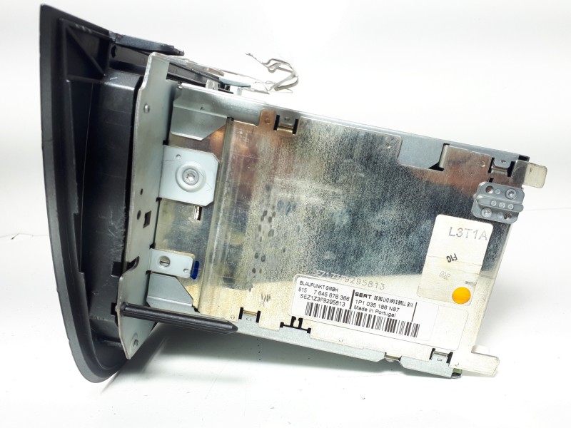 Recambio de sistema audio / radio cd para seat leon (1p1) comfort limited referencia OEM IAM 1P1035186N87 SEZ1Z3F9295814 
