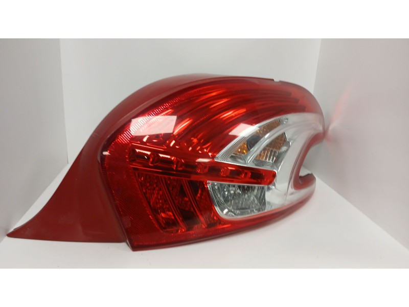 Recambio de piloto trasero derecho para peugeot 208 i (ca_, cc_) 1.6 hdi referencia OEM IAM 9672628380  