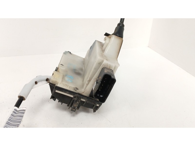 Recambio de cerradura puerta trasera derecha para peugeot 208 i (ca_, cc_) 1.6 hdi referencia OEM IAM 9812501180  