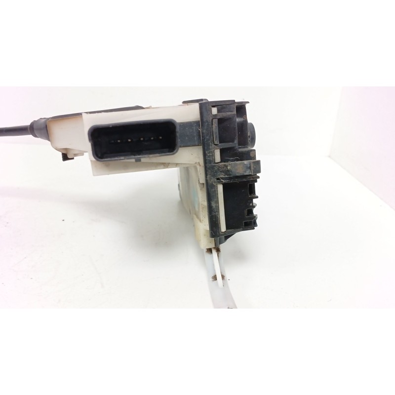 Recambio de cerradura puerta trasera derecha para peugeot 208 i (ca_, cc_) 1.6 hdi referencia OEM IAM 9812501180  