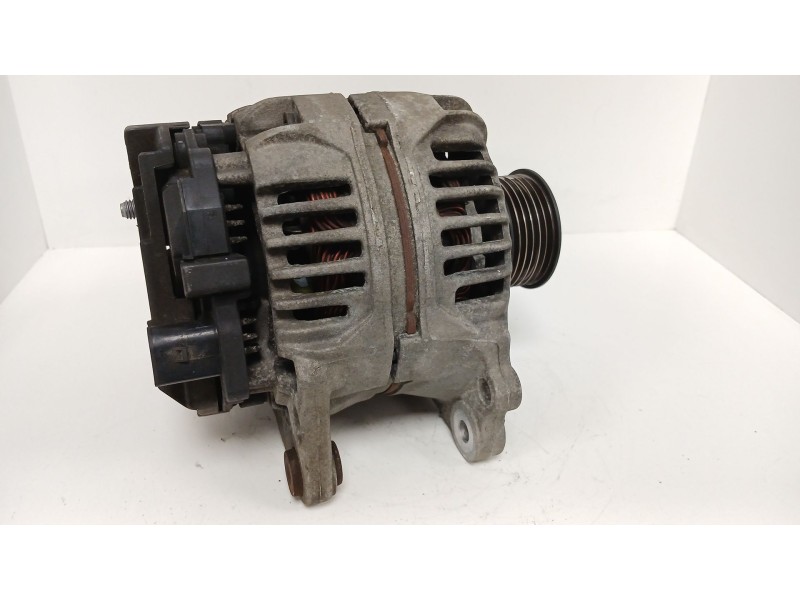 Recambio de alternador para volkswagen golf iv (1j1) 1.6 16v referencia OEM IAM 028903028D  
