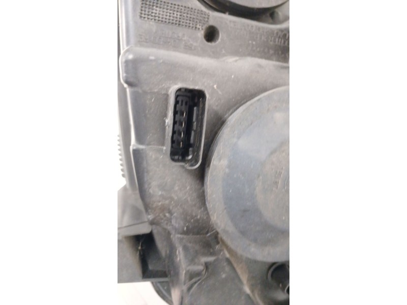 Recambio de faro derecho para renault grand scénic ii (jm0/1_) 1.5 dci (jm1e) referencia OEM IAM 15810400RE  