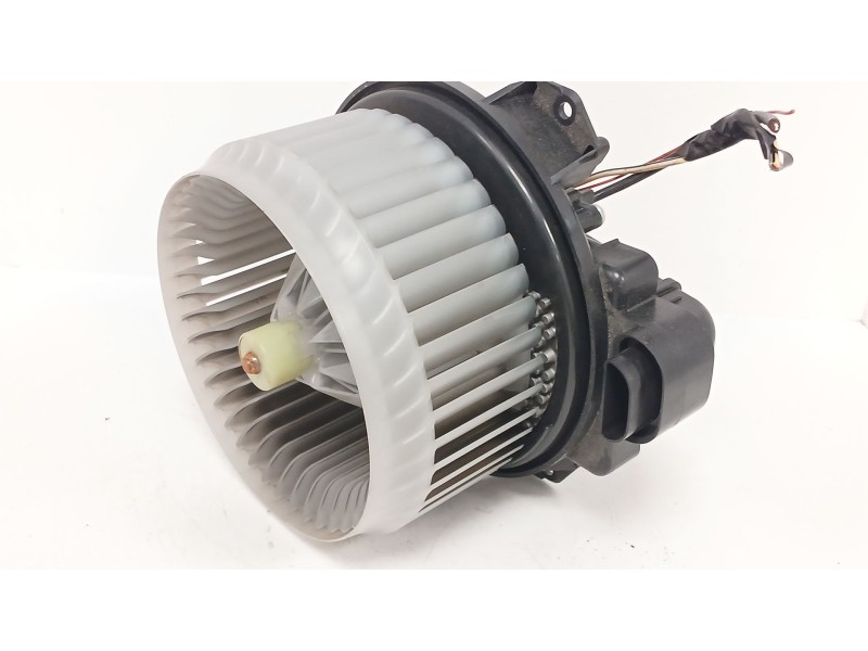 Recambio de motor calefaccion para toyota yaris (_p13_) 1.3 (nsp130_) referencia OEM IAM   