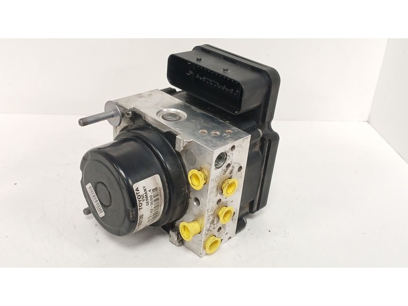 Recambio de abs para toyota yaris (_p13_) 1.3 (nsp130_) referencia OEM IAM 895410D330  445400D130