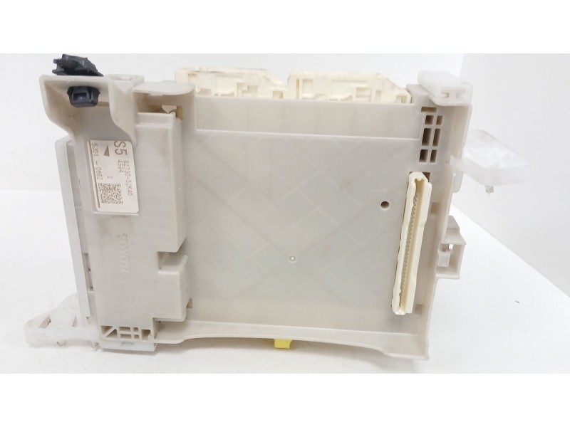 Recambio de caja reles / fusibles para toyota yaris (_p13_) 1.3 (nsp130_) referencia OEM IAM 8273052K40  
