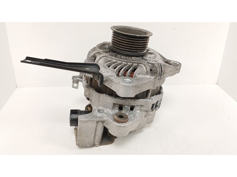 Recambio de alternador para honda civic viii hatchback (fn, fk) 1.8 (fn1, fk2) referencia OEM IAM A2TC1391ZE  AHGA67