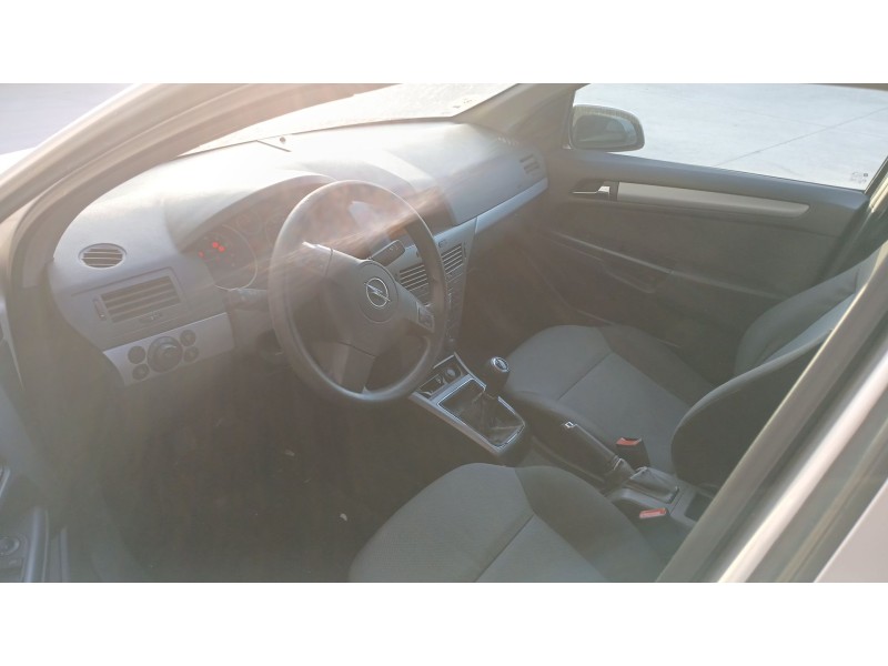 opel astra h (a04) del año 2005