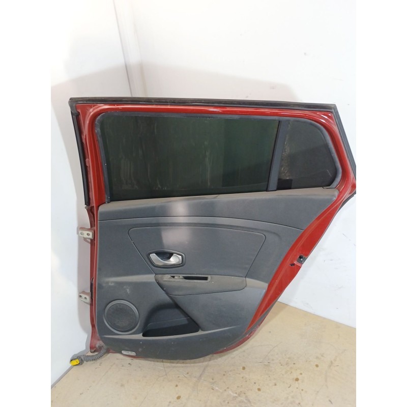 Recambio de puerta trasera derecha para renault megane iii grandtour (kz0/1) 1.9 dci (kz0j, kz0n, kz1s) referencia OEM IAM   