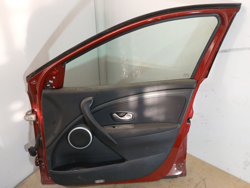 Recambio de puerta delantera derecha para renault megane iii grandtour (kz0/1) 1.9 dci (kz0j, kz0n, kz1s) referencia OEM IAM   