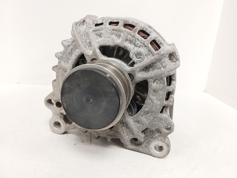 Recambio de alternador para seat ibiza iv (6j5, 6p1) 1.4 tdi referencia OEM IAM 04B903023B  