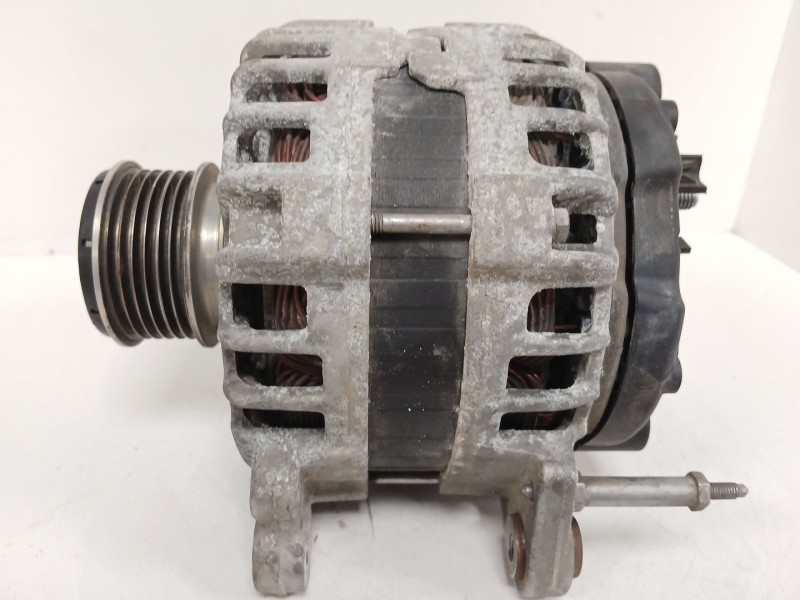 Recambio de alternador para seat ibiza iv (6j5, 6p1) 1.4 tdi referencia OEM IAM 04B903023B  