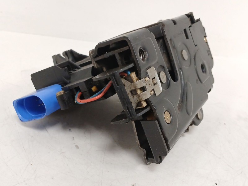 Recambio de cerradura puerta delantera derecha para volkswagen touran (1t1, 1t2) 2.0 tdi referencia OEM IAM 3D1837016  