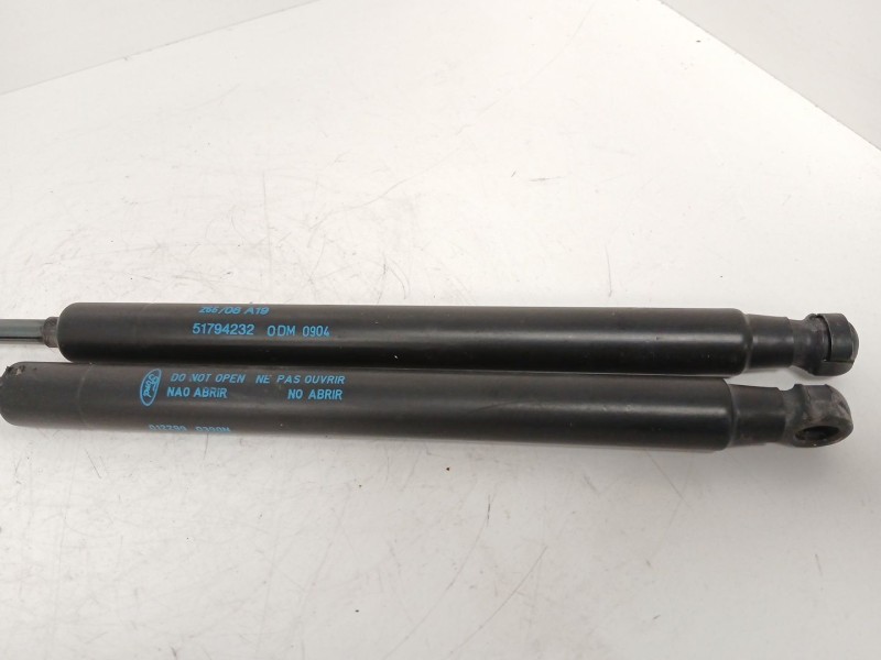 Recambio de amortiguadores maletero / porton para ford ka (ru8) 1.2 referencia OEM IAM 51794232  