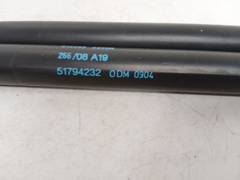 Recambio de amortiguadores maletero / porton para ford ka (ru8) 1.2 referencia OEM IAM 51794232  