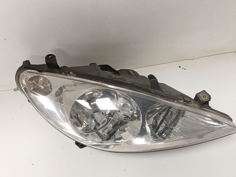 Recambio de faro derecho para peugeot 307 cc (3b) 2.0 16v referencia OEM IAM 9641615680  