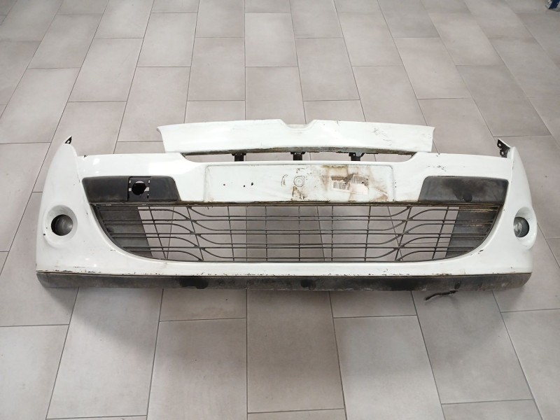 Recambio de paragolpes delantero para renault megane iii hatchback (bz0/1_, b3_) 1.5 dci referencia OEM IAM   