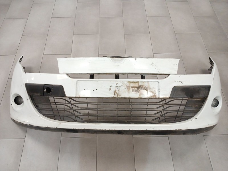 Recambio de paragolpes delantero para renault megane iii hatchback (bz0/1_, b3_) 1.5 dci referencia OEM IAM   