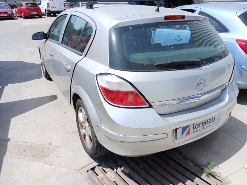 opel astra h (a04) del año 2005