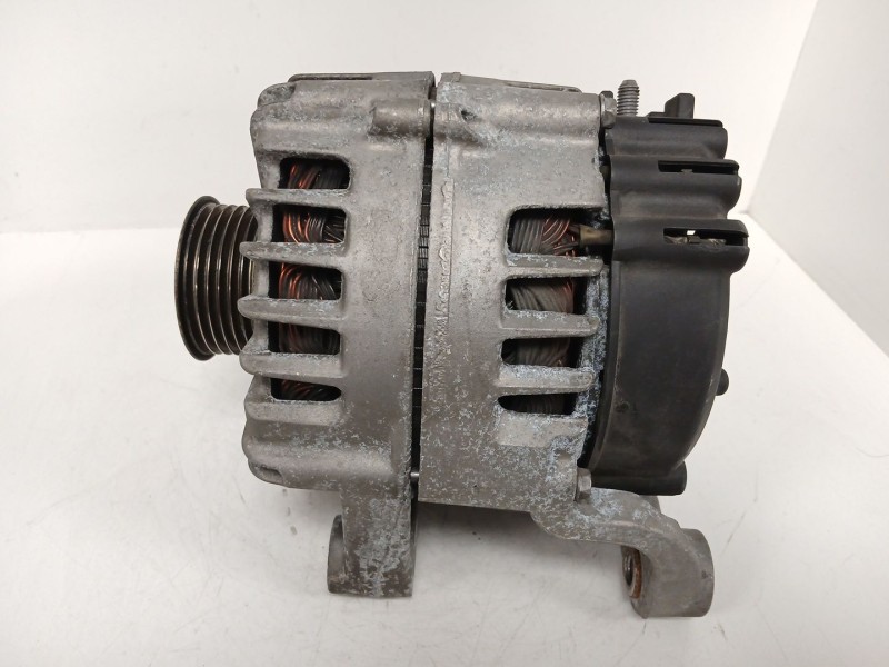 Recambio de alternador para bmw 1 (e81) 118 d referencia OEM IAM   