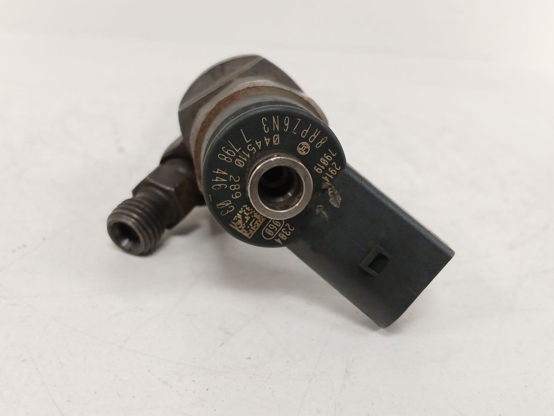 Recambio de inyector para bmw 1 (e81) 118 d referencia OEM IAM 0445110289  