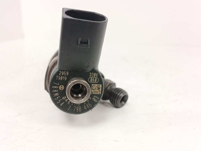 Recambio de inyector para bmw 1 (e81) 118 d referencia OEM IAM 0445110289  779844603
