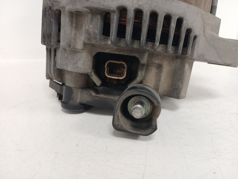 Recambio de alternador para peugeot 407 sw (6e_, 6d_) 2.0 referencia OEM IAM 9654752880 CL18 A004TJ0084C Recambio de alternador para peugeot 407 sw (6e_, 6d_) 2.0 referencia OEM IAM 9654752880 CL18 A004TJ0084C