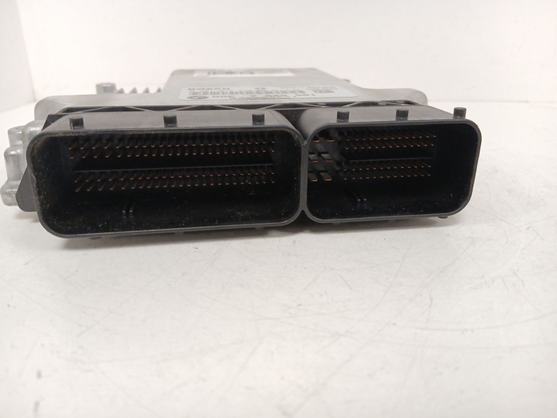 Recambio de centralita motor uce para bmw 1 (e81) 118 d referencia OEM IAM 0281014239  7809001