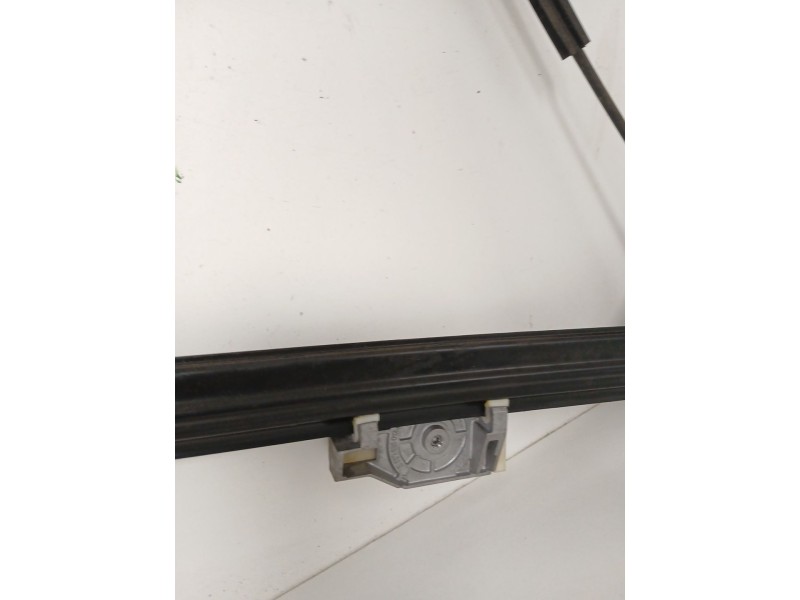 Recambio de elevalunas delantero derecho para bmw 1 (e81) 118 d referencia OEM IAM E840311607B  