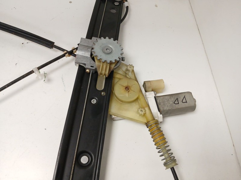 Recambio de elevalunas delantero derecho para bmw 1 (e81) 118 d referencia OEM IAM E840311607B  