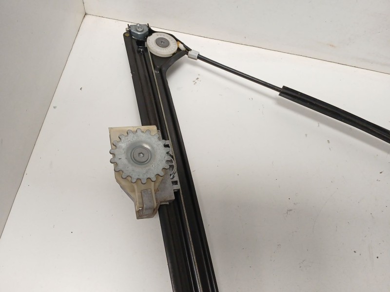 Recambio de elevalunas delantero derecho para bmw 1 (e81) 118 d referencia OEM IAM E840311607B  