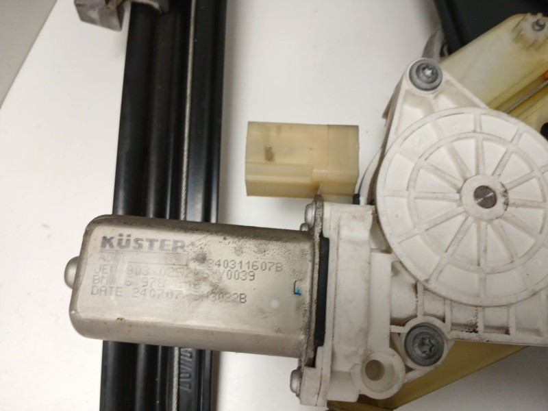 Recambio de elevalunas delantero derecho para bmw 1 (e81) 118 d referencia OEM IAM E840311607B  