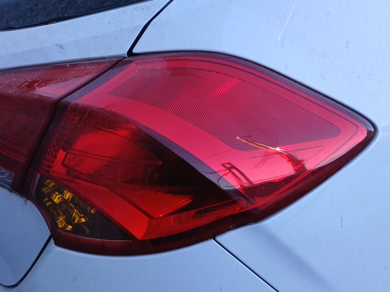 Recambio de piloto trasero derecho para kia cee´d (jd) 1.6 crdi 110 referencia OEM IAM   