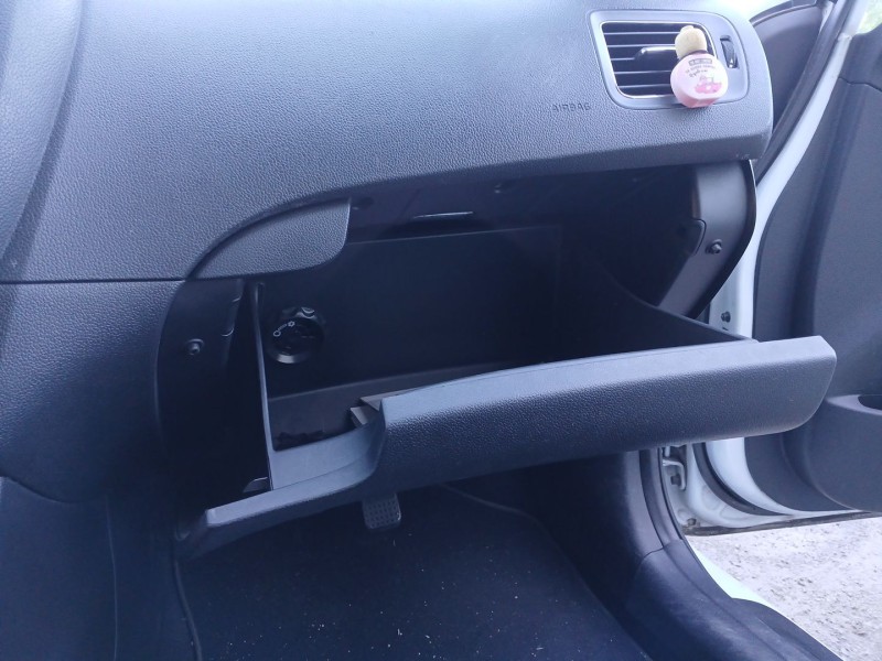 Recambio de guantera para kia cee´d (jd) 1.6 crdi 110 referencia OEM IAM   