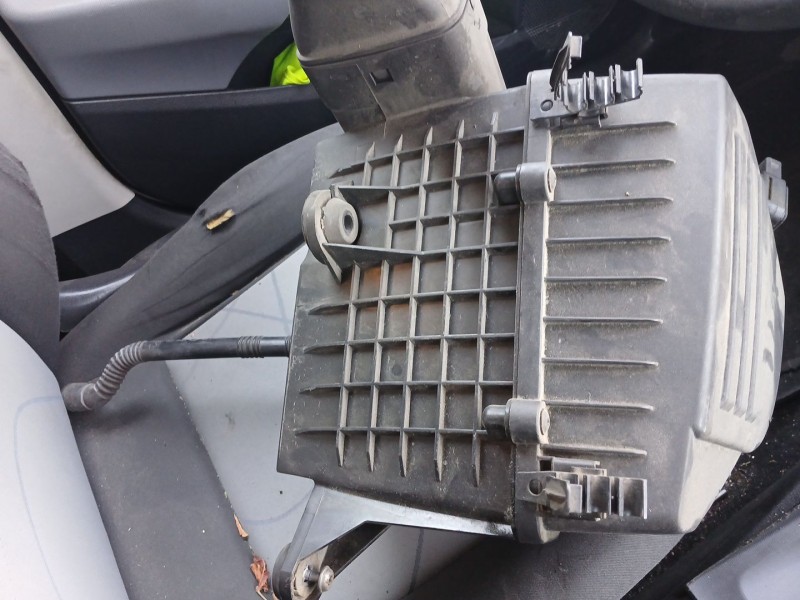 Recambio de filtro aire para seat ibiza iv (6j5, 6p1) 1.6 tdi referencia OEM IAM    Recambio de filtro aire para seat ibiza iv (6j5, 6p1) 1.6 tdi referencia OEM IAM