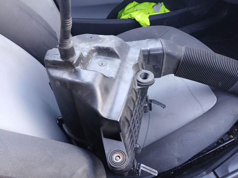 Recambio de filtro aire para seat ibiza iv (6j5, 6p1) 1.6 tdi referencia OEM IAM    Recambio de filtro aire para seat ibiza iv (6j5, 6p1) 1.6 tdi referencia OEM IAM