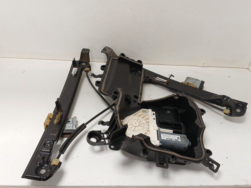 Recambio de elevalunas delantero izquierdo para seat leon (1p1) 1.4 tsi referencia OEM IAM 1T0959701AD  1P0837401M