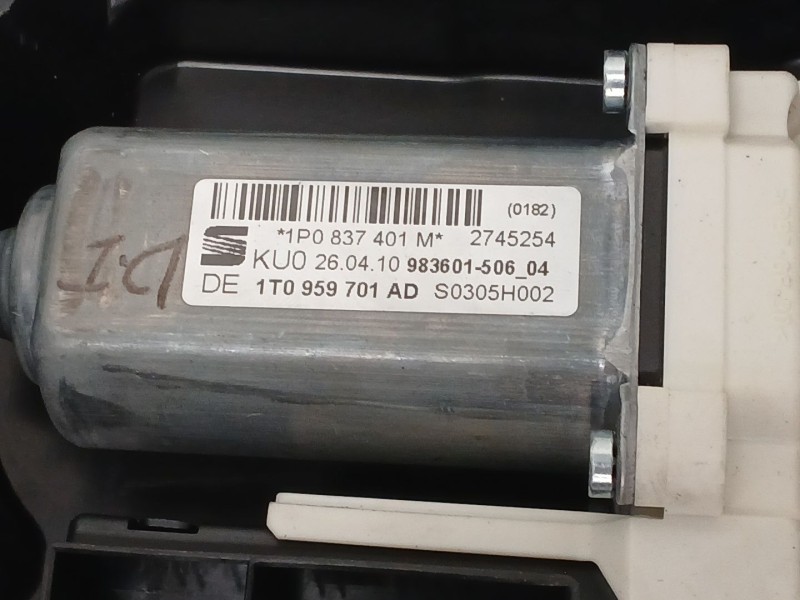 Recambio de elevalunas delantero izquierdo para seat leon (1p1) 1.4 tsi referencia OEM IAM 1T0959701AD  1P0837401M