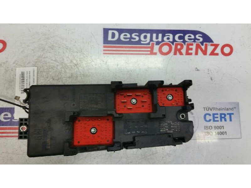 Recambio de caja reles / fusibles para opel vectra c berlina comfort referencia OEM IAM 13144709UQ 519066021 