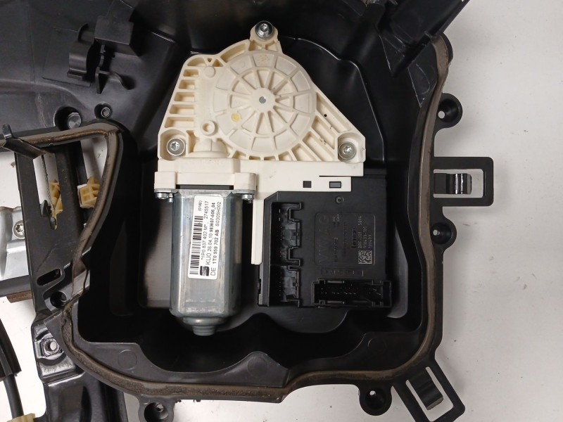 Recambio de elevalunas delantero derecho para seat leon (1p1) 1.4 tsi referencia OEM IAM 1T0959702AB  1P0837402M