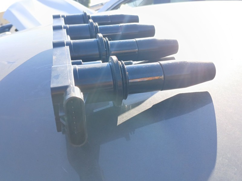 Recambio de bobina encendido para opel insignia a sedán (g09) 1.8 (69) referencia OEM IAM U604  