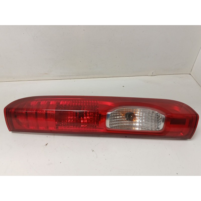 Recambio de piloto trasero derecho para renault trafic ii furgoneta (fl) 2.0 dci 115 (fl01, fl0u) referencia OEM IAM 8200415251 
