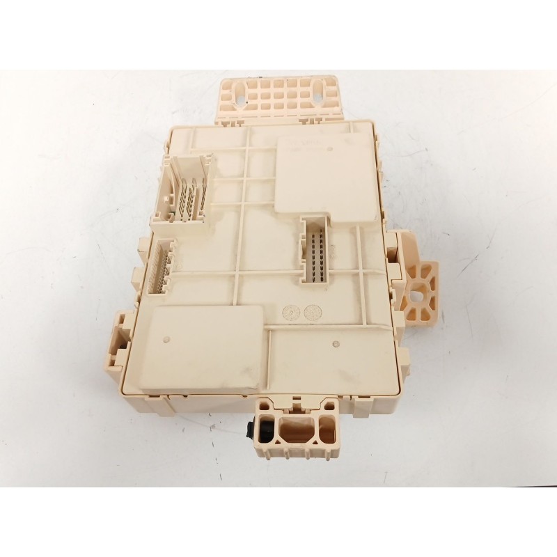 Recambio de caja reles / fusibles para kia cee´d (jd) 1.6 crdi 110 referencia OEM IAM   