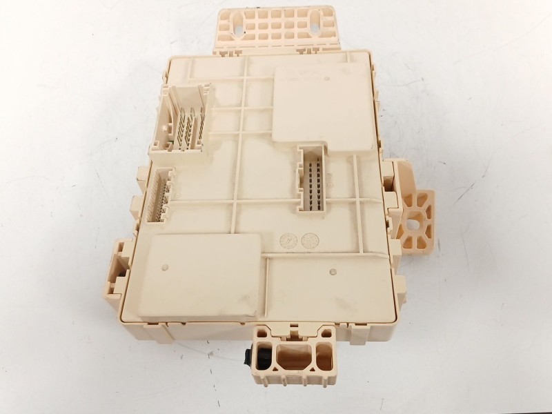 Recambio de caja reles / fusibles para kia cee´d (jd) 1.6 crdi 110 referencia OEM IAM   