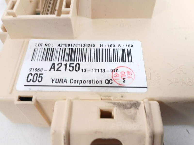 Recambio de caja reles / fusibles para kia cee´d (jd) 1.6 crdi 110 referencia OEM IAM   