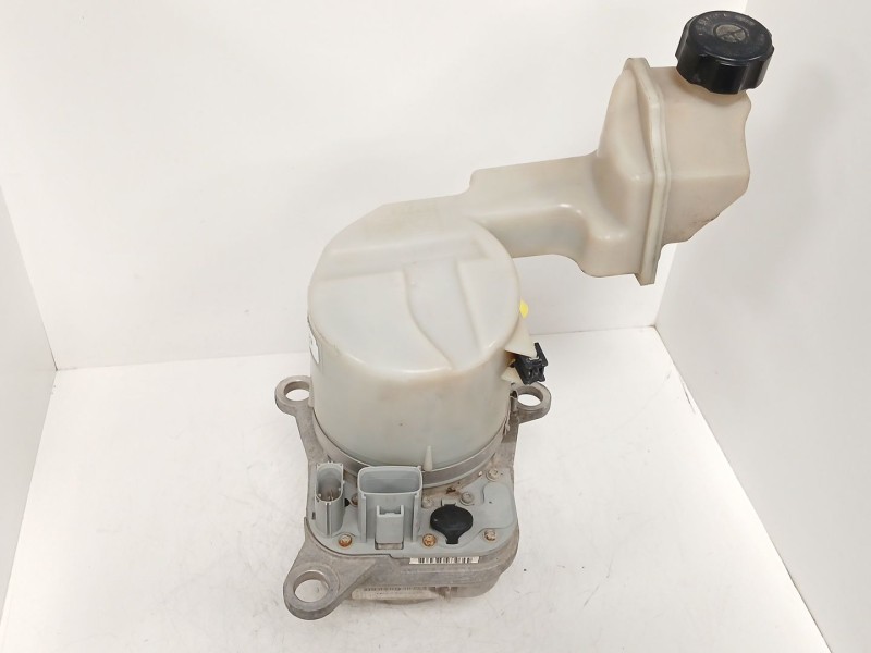 Recambio de bomba servodireccion para ford fiesta (cbk) ambiente referencia OEM IAM 5S613K514CB  