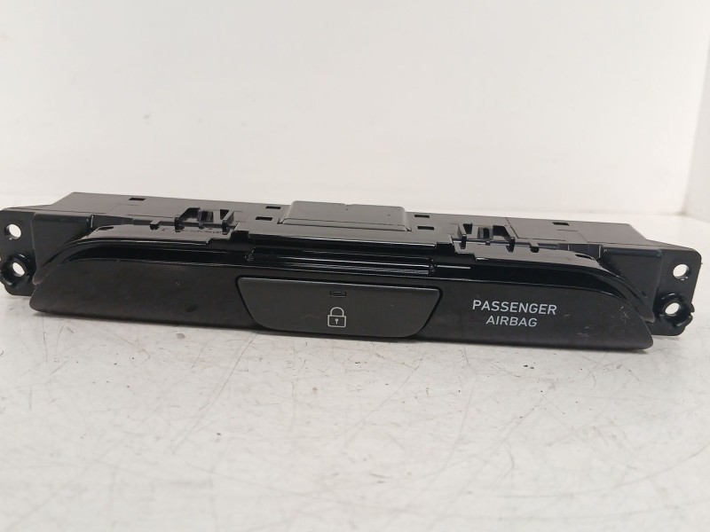 Recambio de interruptor para hyundai i30 (pde, pd, pden) 1.5 referencia OEM IAM 93770G4AA0  