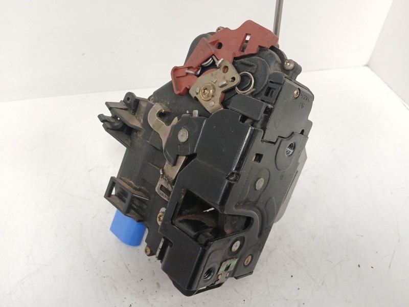 Recambio de cerradura puerta delantera derecha para audi a3 (8p1) 2.0 tdi 16v referencia OEM IAM 4E1837016  