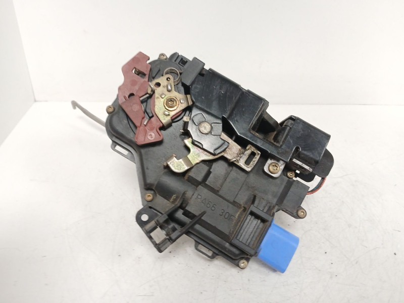 Recambio de cerradura puerta delantera derecha para audi a3 (8p1) 2.0 tdi 16v referencia OEM IAM 4E1837016  