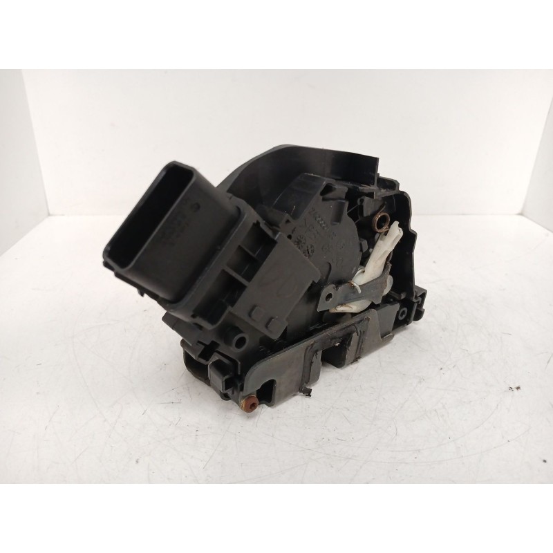 Recambio de cerradura puerta delantera derecha para ford focus ii (da_, hcp, dp) 1.6 referencia OEM IAM 3M5AR21813ET  